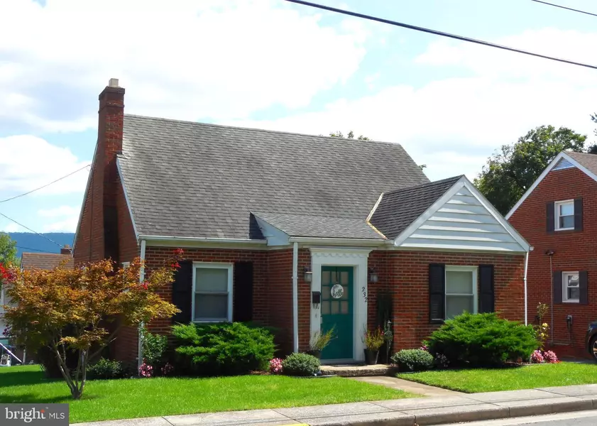 232 N MUHLENBERG ST, Woodstock, VA 22664