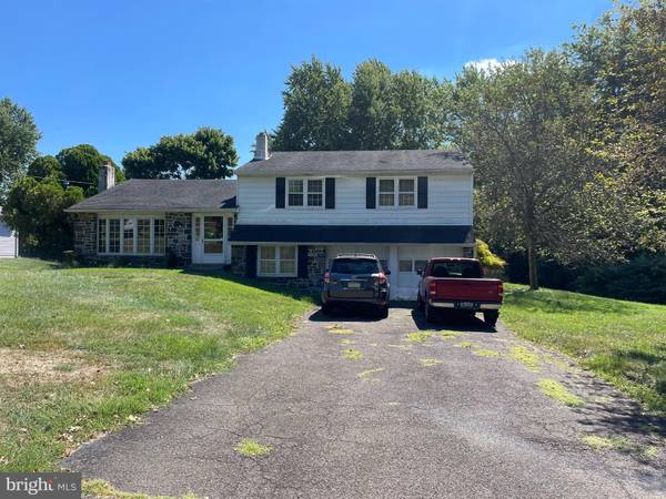 84 LONGVIEW DR, Southampton, PA 18966