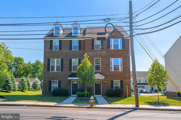 36 W MAIN ST, Collegeville, PA 19426