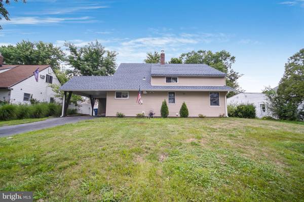 93 APPLETREE DR, Levittown, PA 19055