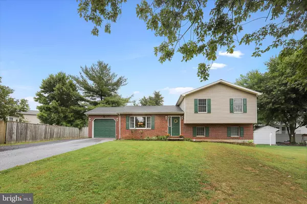3 GARDEN LN, Hanover, PA 17331