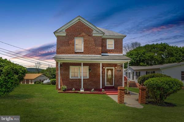 100 CHARLES ST, Gordonsville, VA 22942