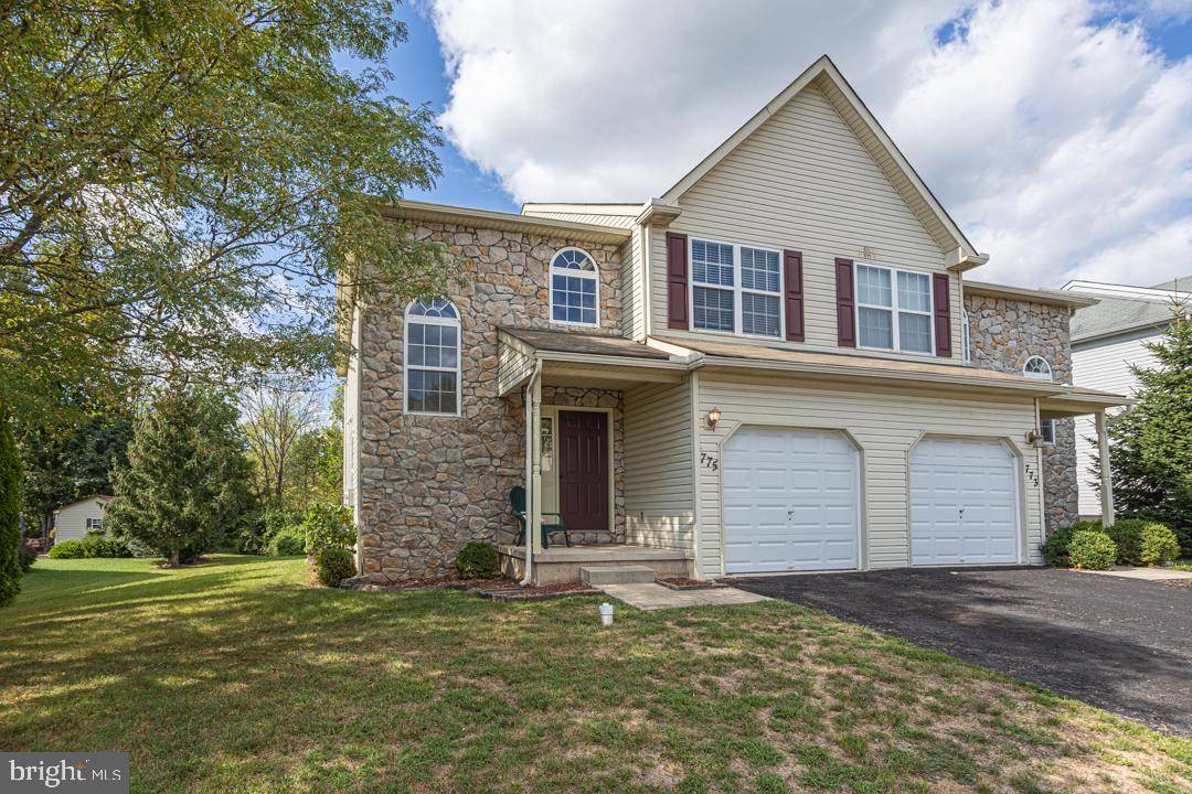 Pennsburg, PA 18073,775 HUNTER DR