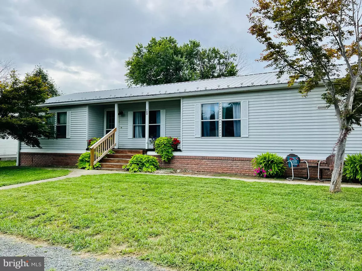 Moorefield, WV 26836,104 RAINES ST