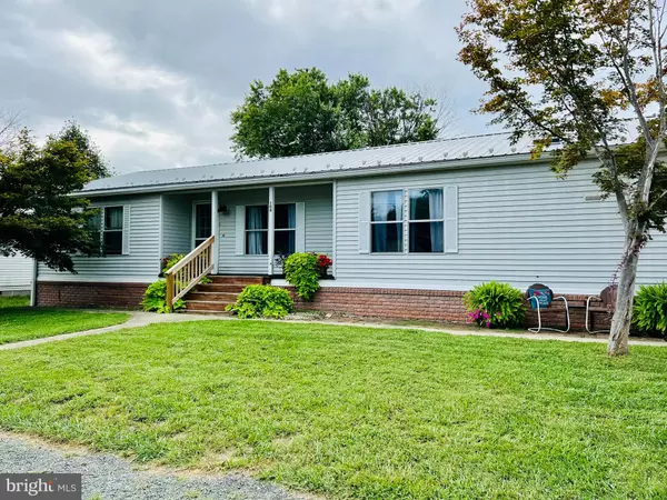 104 RAINES ST, Moorefield, WV 26836