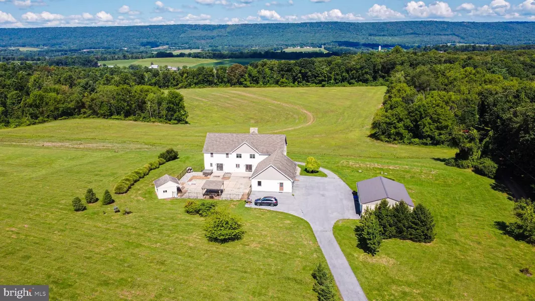 519 BIRDS HILL RD, Pine Grove, PA 17963