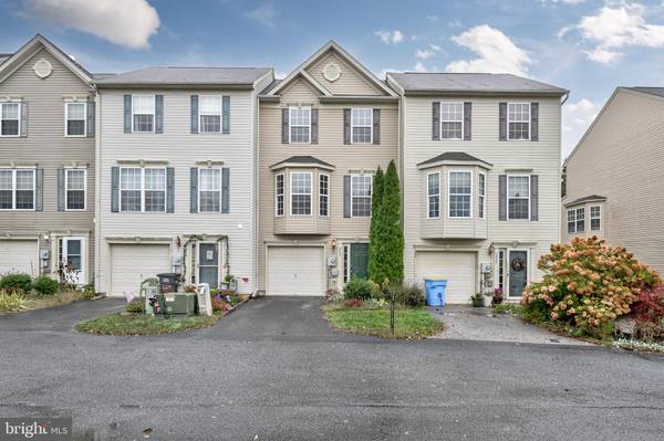 262 COUNTRY RIDGE DR, Red Lion, PA 17356