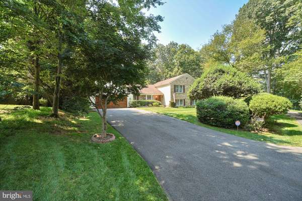 Vienna, VA 22182,8868 GLENRIDGE CT