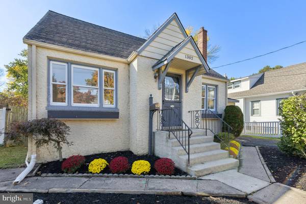 1302 W HIGH ST, Haddon Heights, NJ 08035