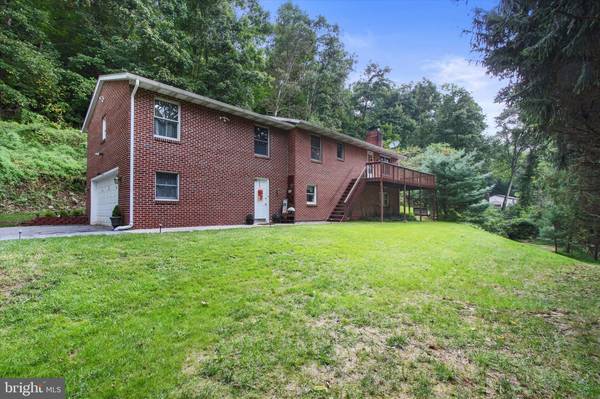 3150 STICKS RD, Glen Rock, PA 17327