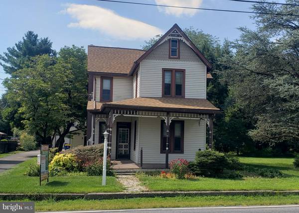 24 W MAIN STREET, Brownstown, PA 17508