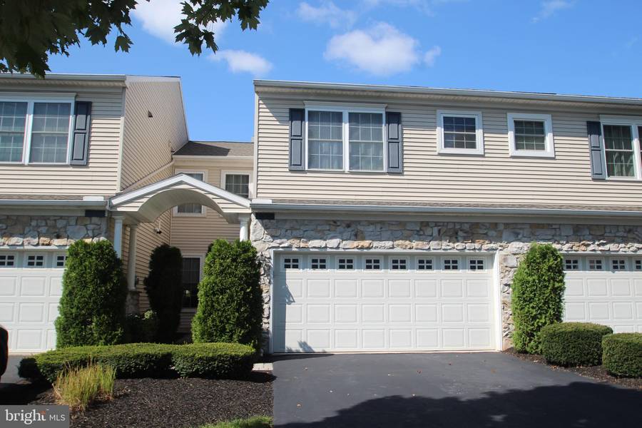 9 CAROUSEL CIR, Hershey, PA 17033