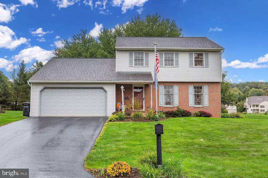 925 PINETREE WAY, Lancaster, PA 17601