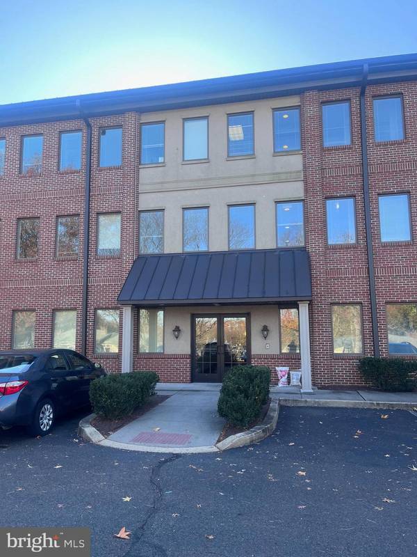 370 E MAPLE AVE #204, Langhorne, PA 19047