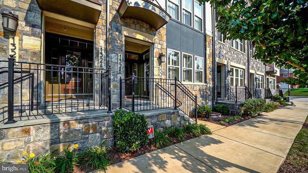 1328 S ROLFE ST, Arlington, VA 22204