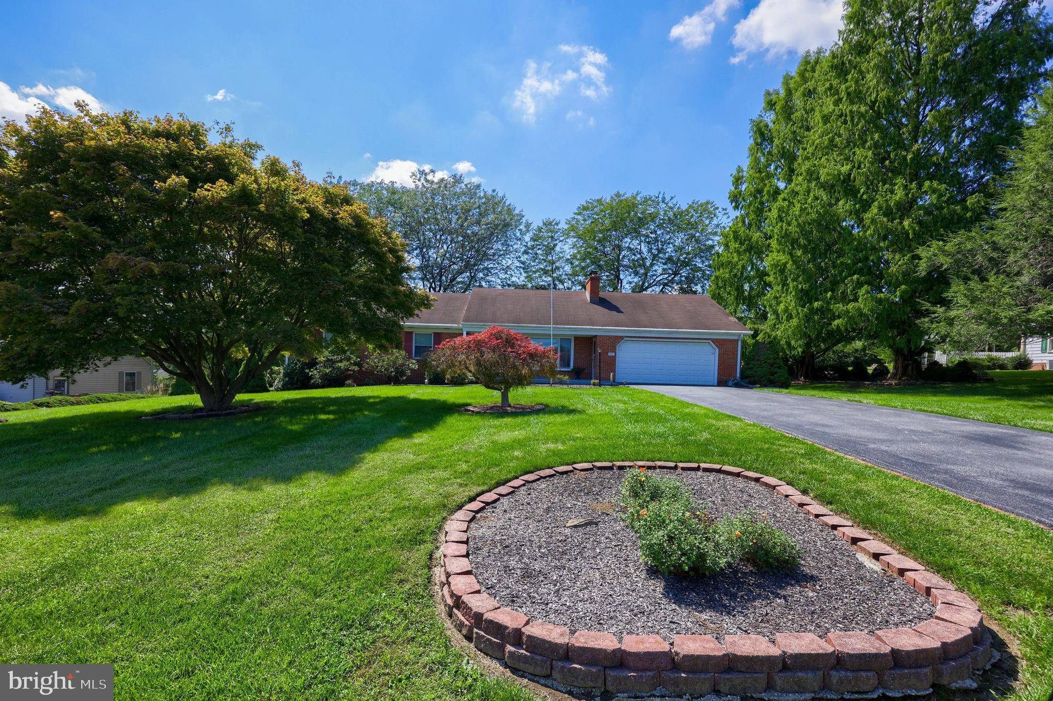 Willow Street, PA 17584,2020 SILVER LN