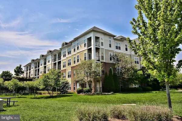 3810 LIGHTFOOT ST #105, Chantilly, VA 20151