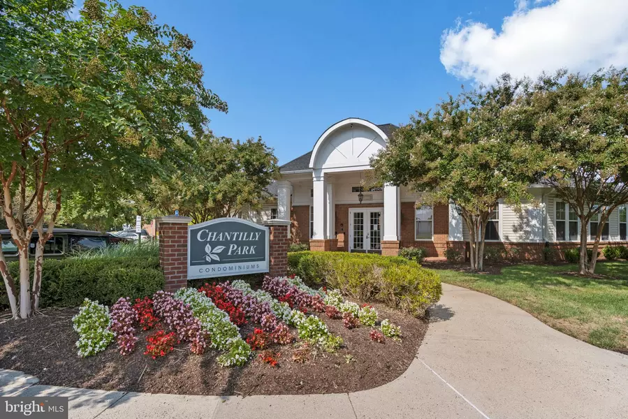 3820 LIGHTFOOT ST #213, Chantilly, VA 20151