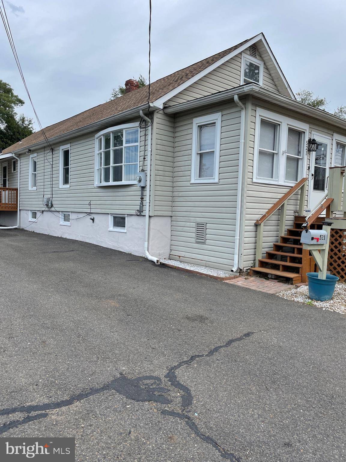 Maple Shade, NJ 08052,521 BUENA VISTA AVE