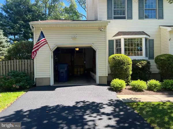 Lawrence Township, NJ 08648,11 HERITAGE WAY