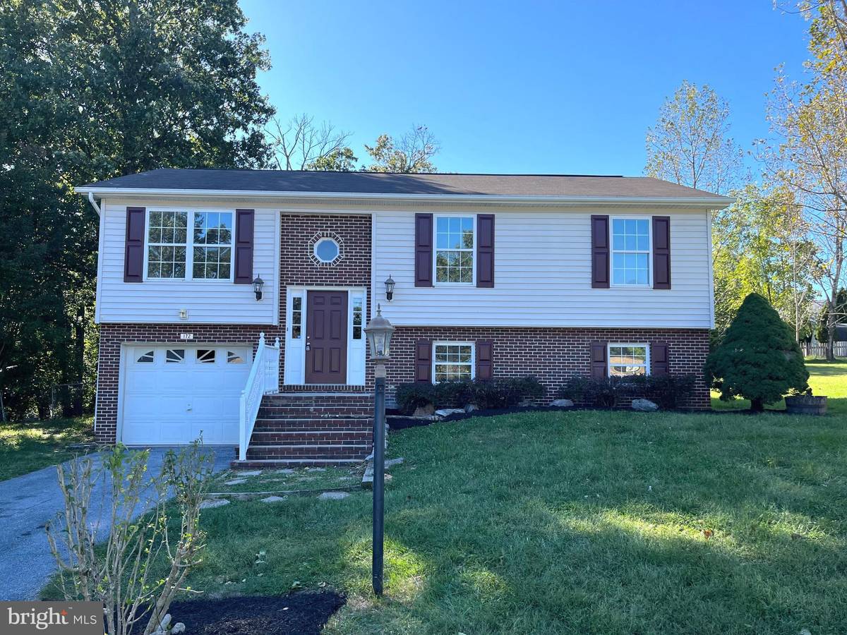 Martinsburg, WV 25405,172 CROOKED OAK WAY