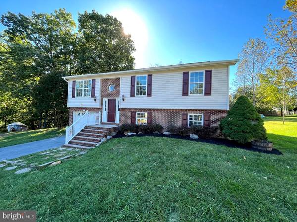 Martinsburg, WV 25405,172 CROOKED OAK WAY