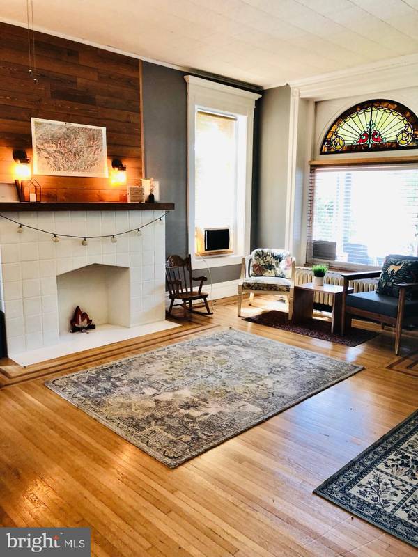 Reading, PA 19601,811 N 4TH ST