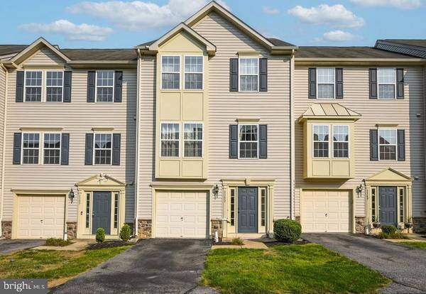 1153 BLUE BIRD LN #28, York, PA 17402