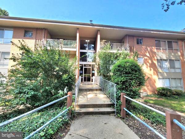 3712 N ROSSER ST #302, Alexandria, VA 22311