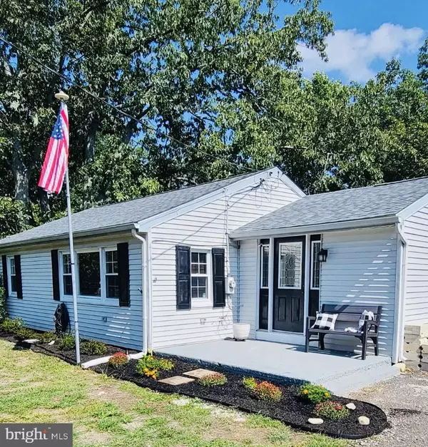 102 CAINS MILL RD, Williamstown, NJ 08094