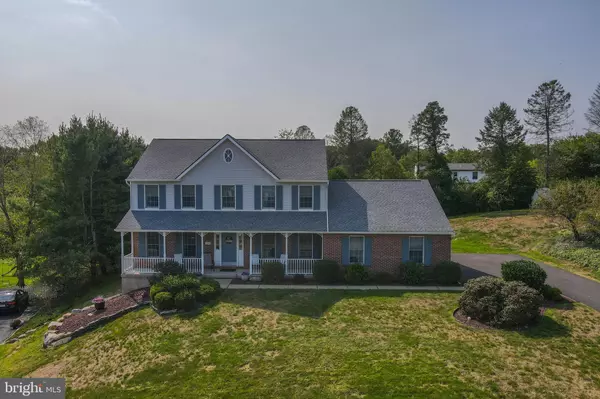 5450 ASHLEY DR, Laurys Station, PA 18059