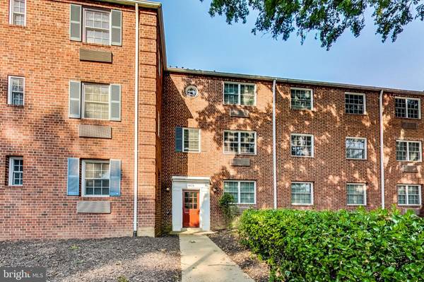 1618 W ABINGDON DR W #301, Alexandria, VA 22314