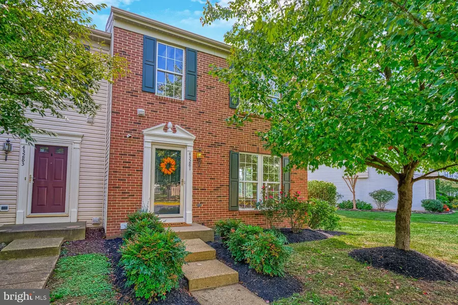 43281 CHOKEBERRY SQ, Ashburn, VA 20147