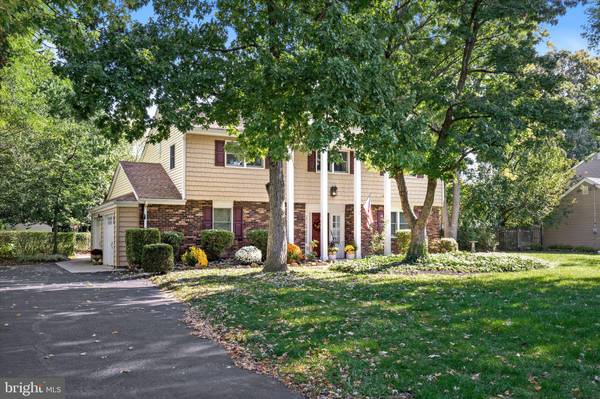 14 WILTSHIRE DR, East Windsor, NJ 08520