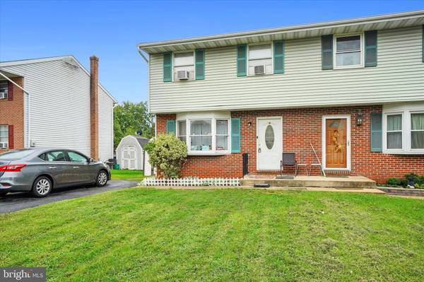 419 S PLUM ST, Mount Joy, PA 17552