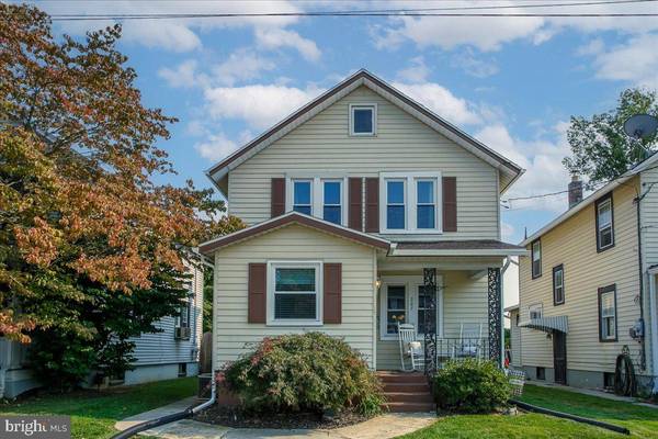 207 W MAPLEWOOD AVE, Mechanicsburg, PA 17055