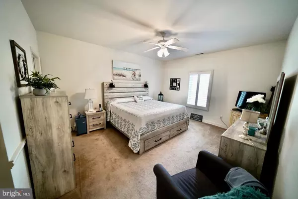 Ocean View, DE 19970,30609 CEDAR NECK RD #3310