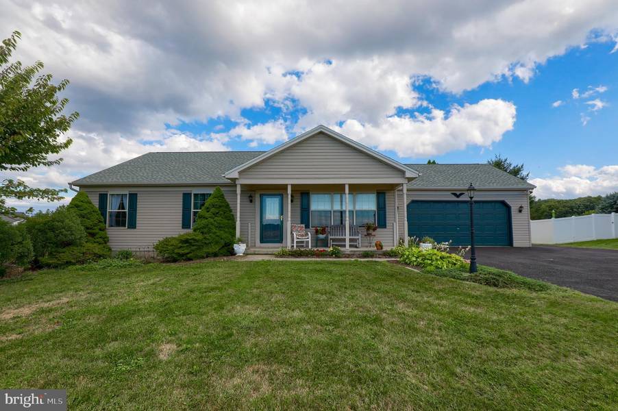 2203 STOVERSTOWN RD, Spring Grove, PA 17362