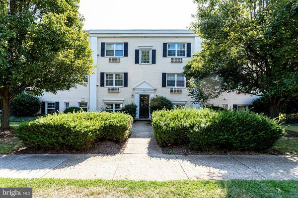 2305 FARRINGTON AVE #102, Alexandria, VA 22303