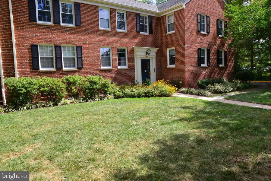 6619 E WAKEFIELD DR #B1, Alexandria, VA 22307