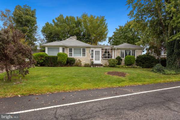 19 GEORGETOWN RD, Wrightstown, NJ 08562