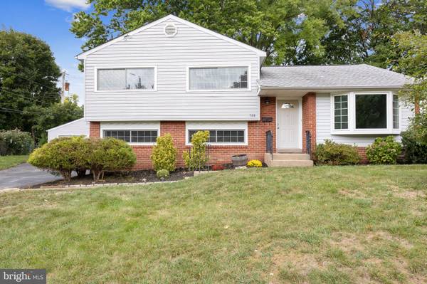 508 OXFORD RD, Morrisville, PA 19067