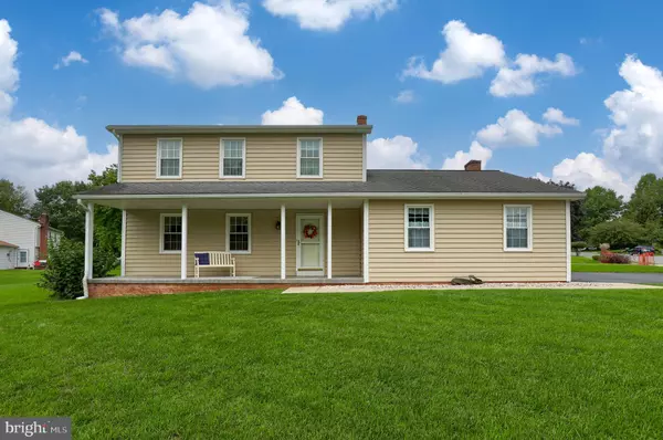 486 AMESBURY RD, Lancaster, PA 17601