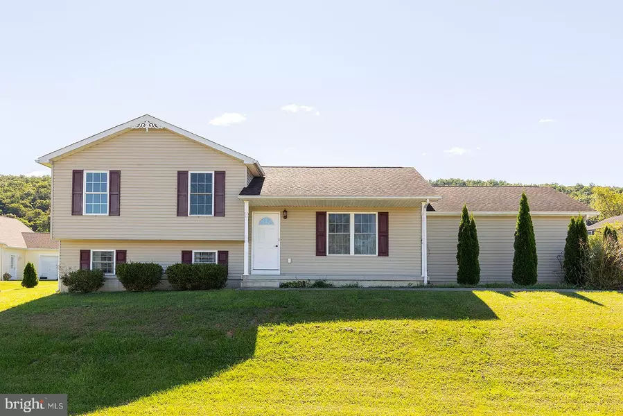 104 MULBERRY LN, Wardensville, WV 26851