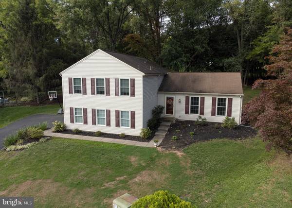 Hershey, PA 17033,951 CARRIAGE HOUSE CT