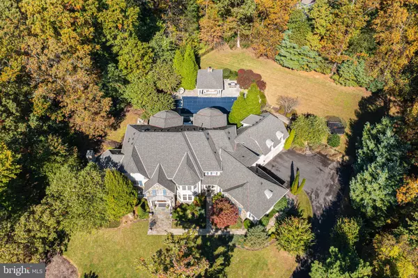 850 NICHOLAS RUN DR, Great Falls, VA 22066