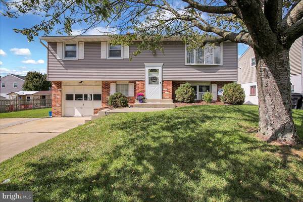 830 LILAC LN, Reading, PA 19606