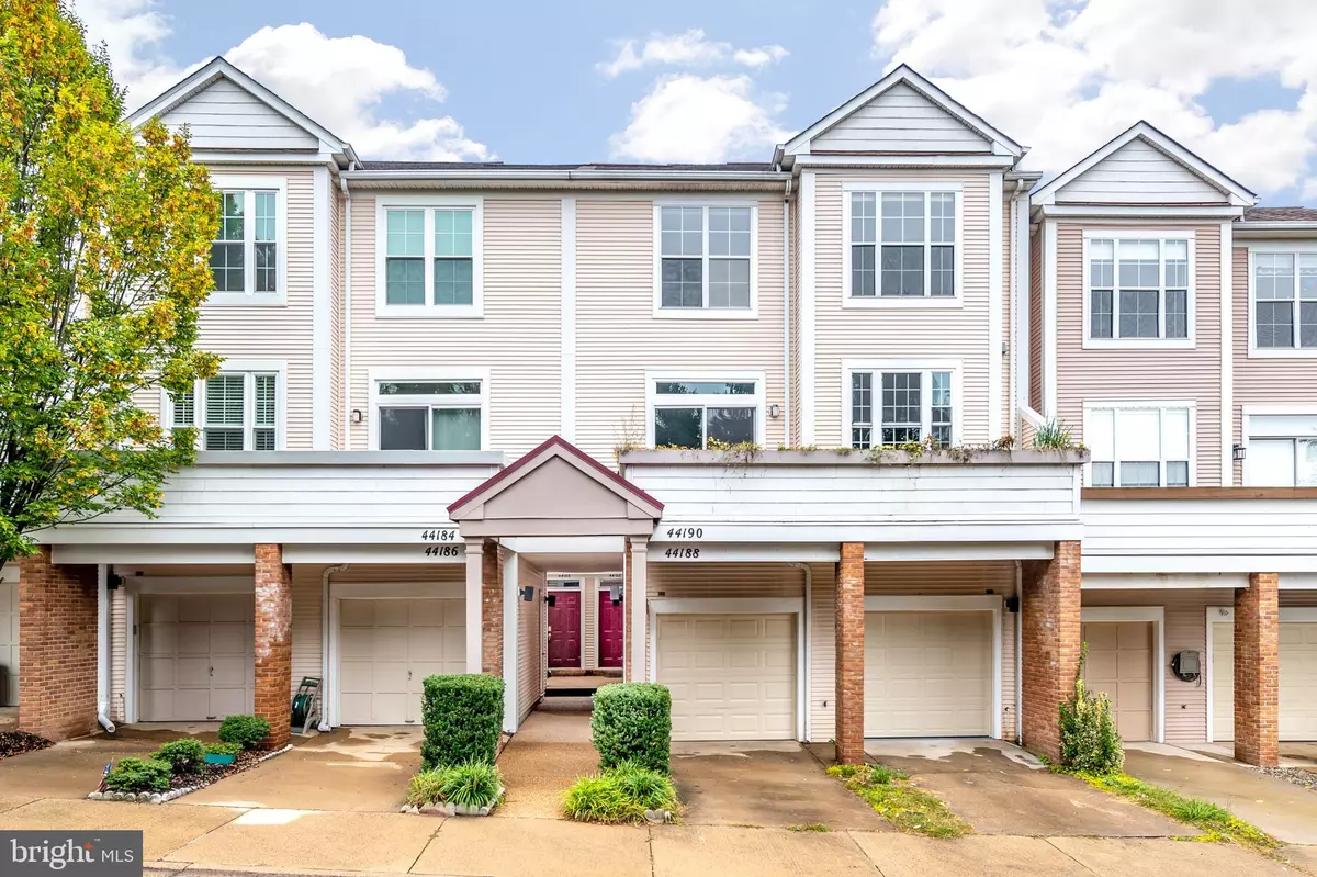 Ashburn, VA 20147,44190 MOSSY BROOK SQ