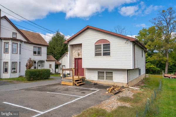 Slatington, PA 18080,672 W FRANKLIN ST