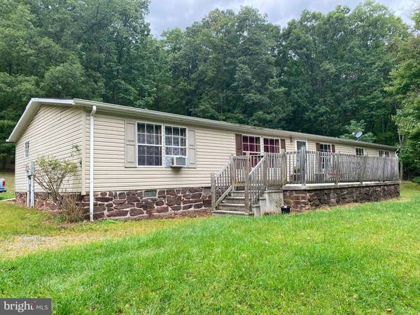 1767 ESTON CARR RD, Maysville, WV 26833